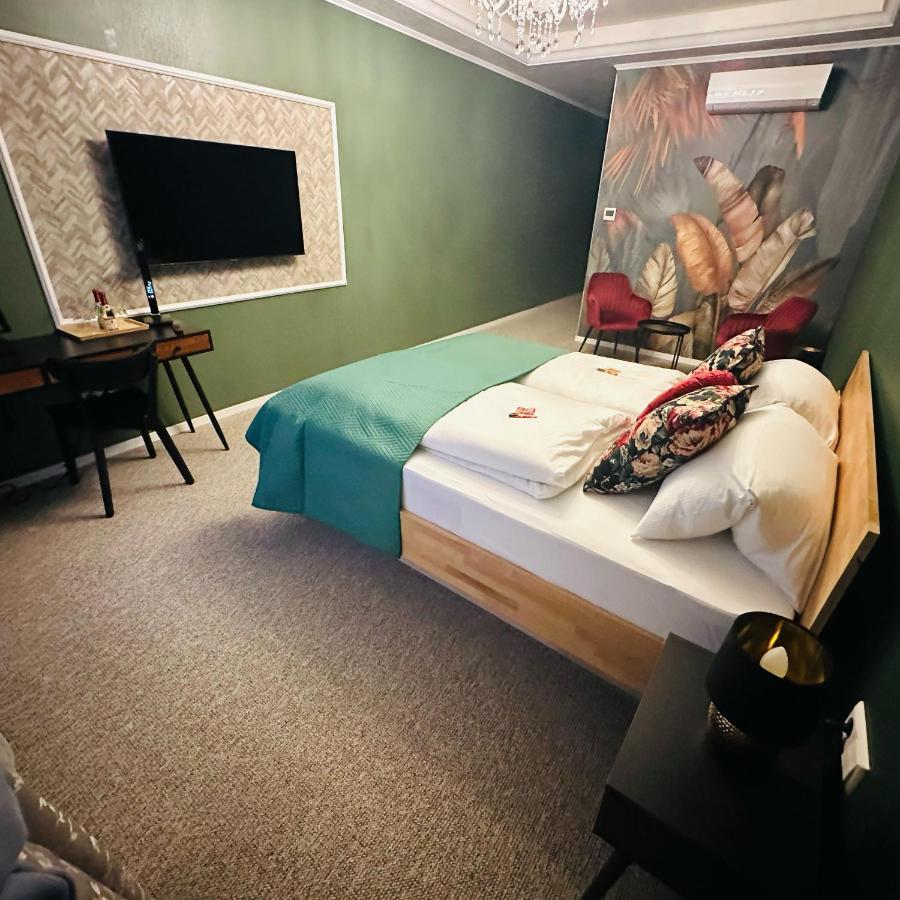 Hotel Residenz Luxury Apartments เมทซิงเงน ภายนอก รูปภาพ