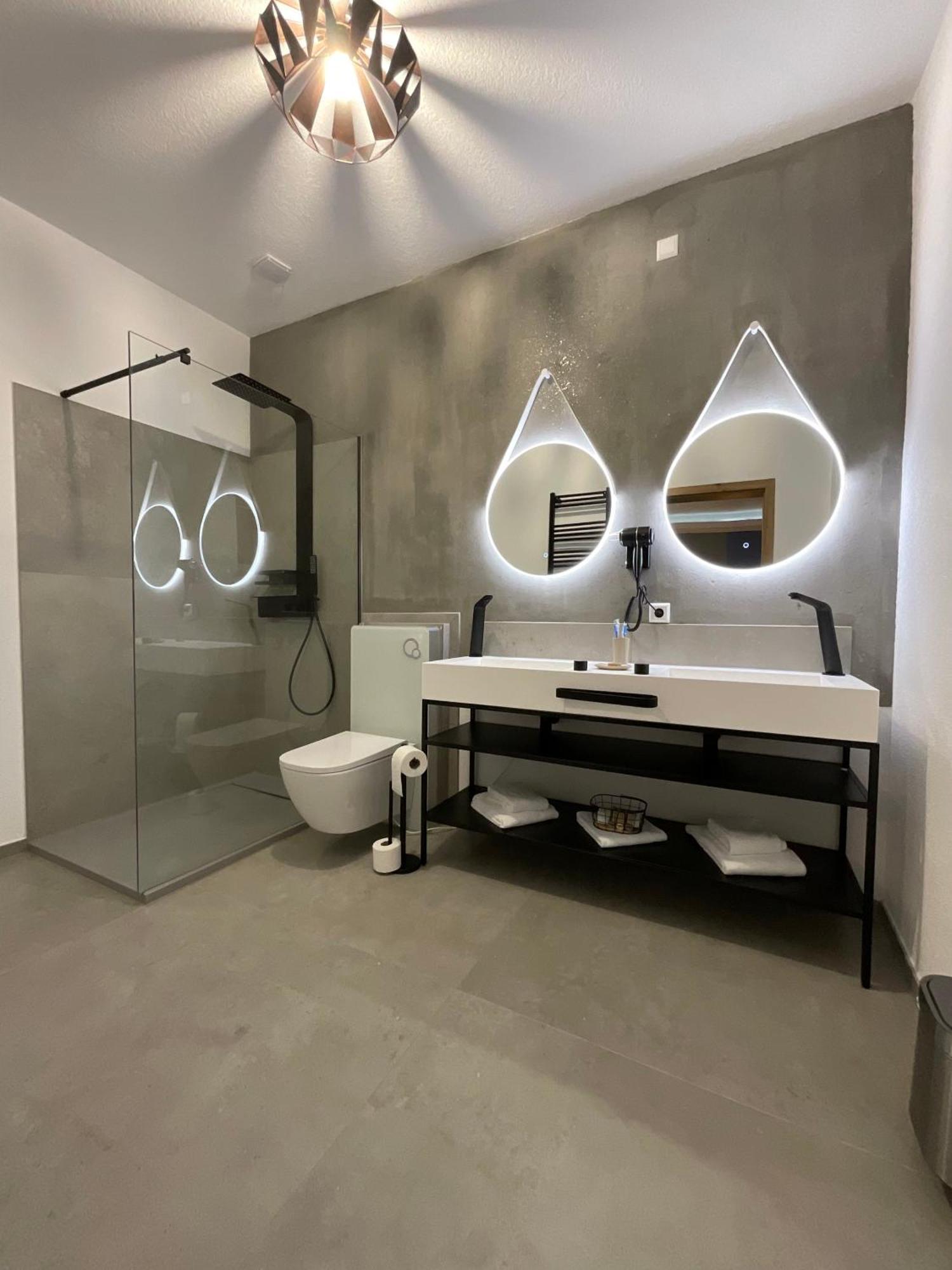 Hotel Residenz Luxury Apartments เมทซิงเงน ภายนอก รูปภาพ