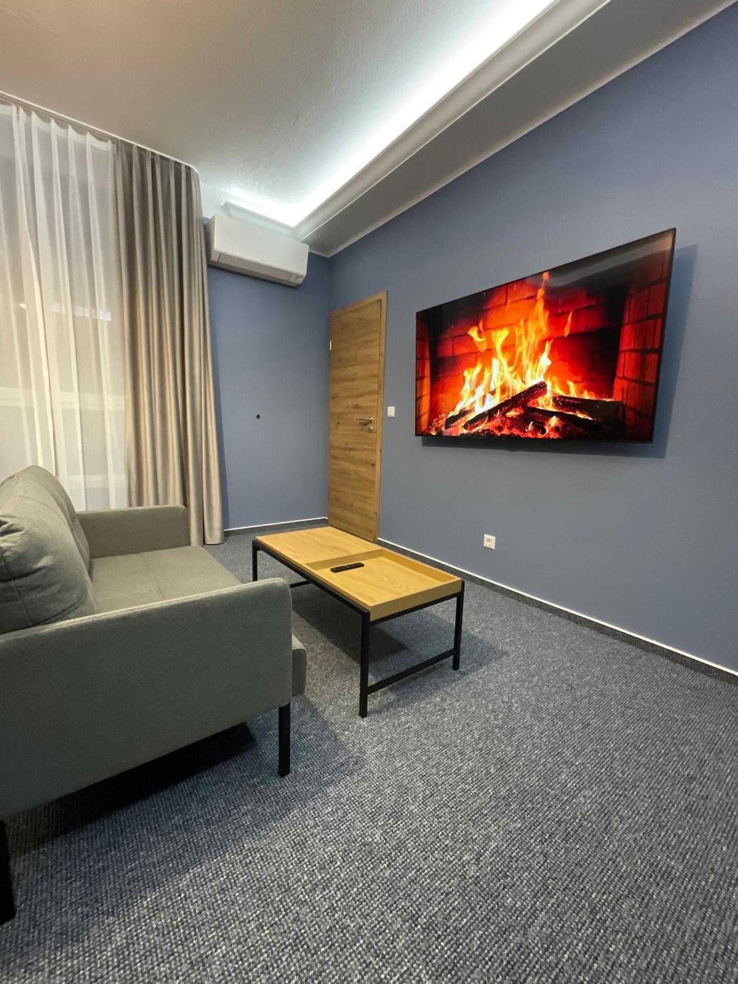 Hotel Residenz Luxury Apartments เมทซิงเงน ภายนอก รูปภาพ
