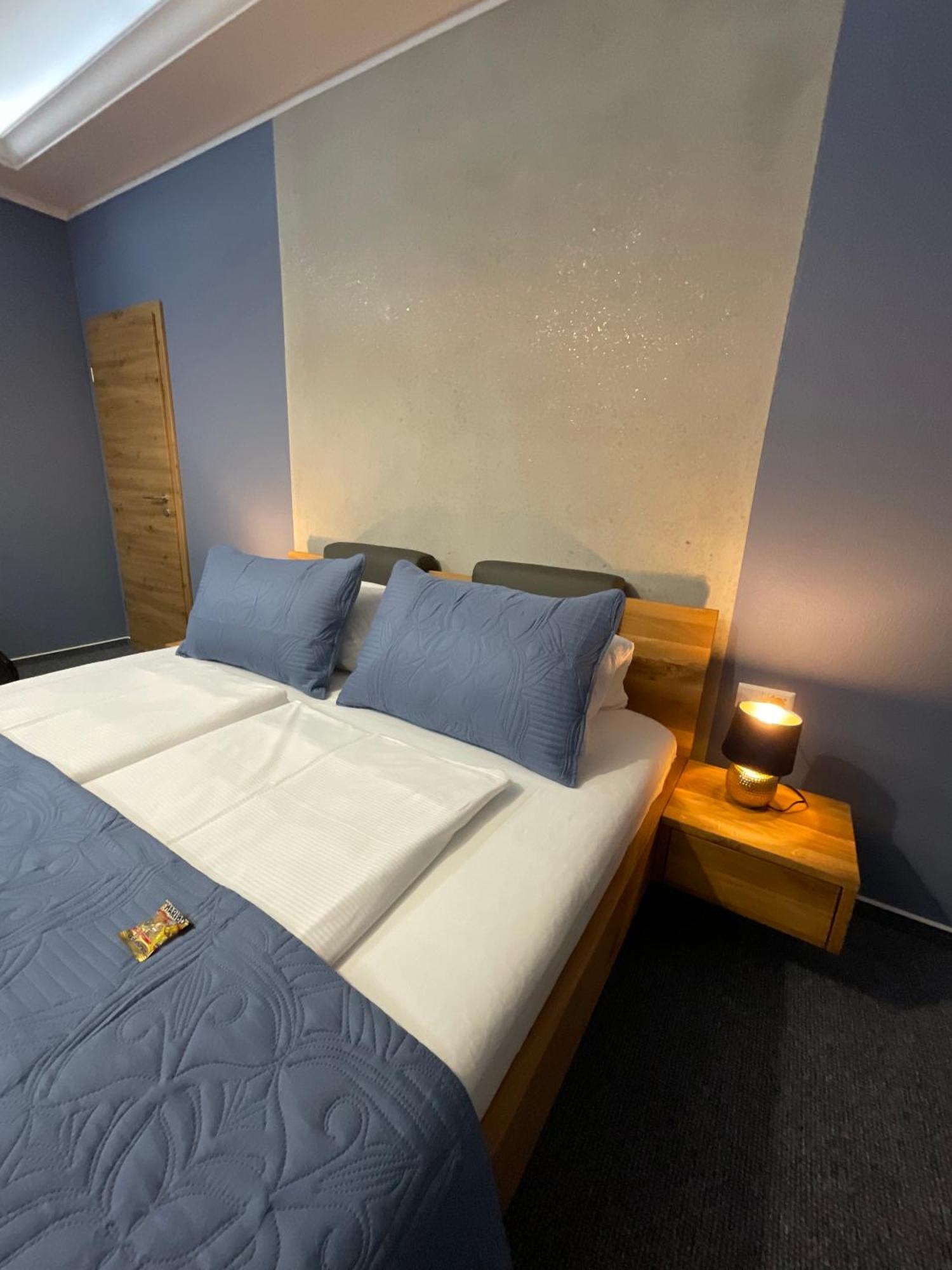 Hotel Residenz Luxury Apartments เมทซิงเงน ภายนอก รูปภาพ