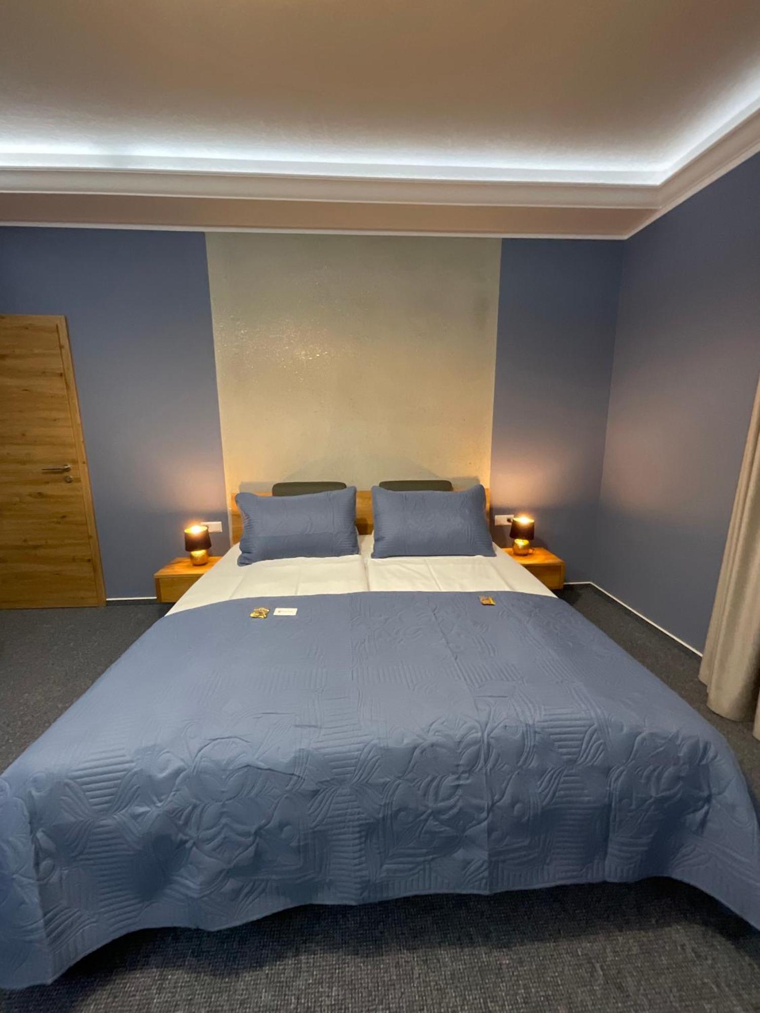 Hotel Residenz Luxury Apartments เมทซิงเงน ภายนอก รูปภาพ