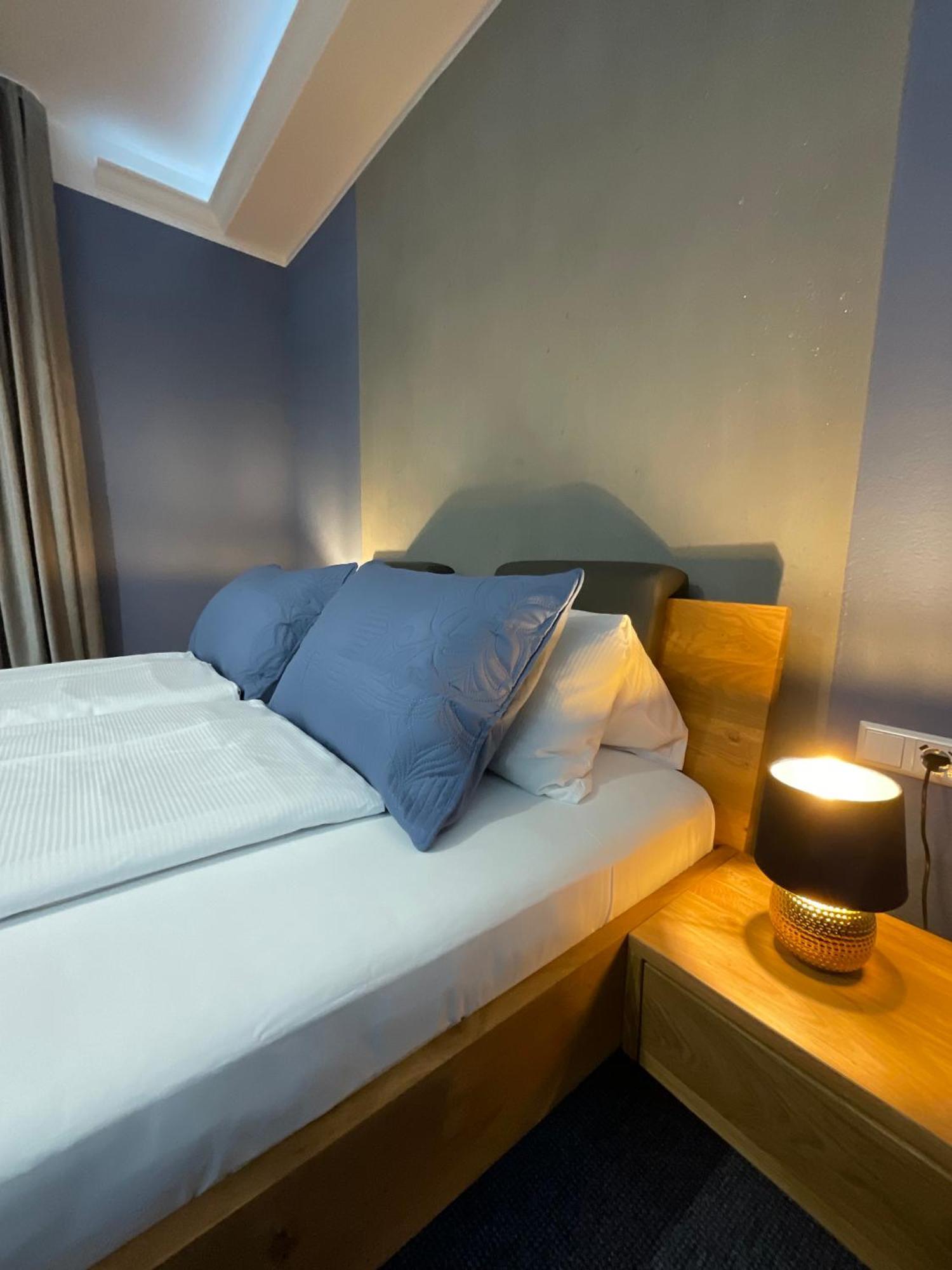 Hotel Residenz Luxury Apartments เมทซิงเงน ภายนอก รูปภาพ