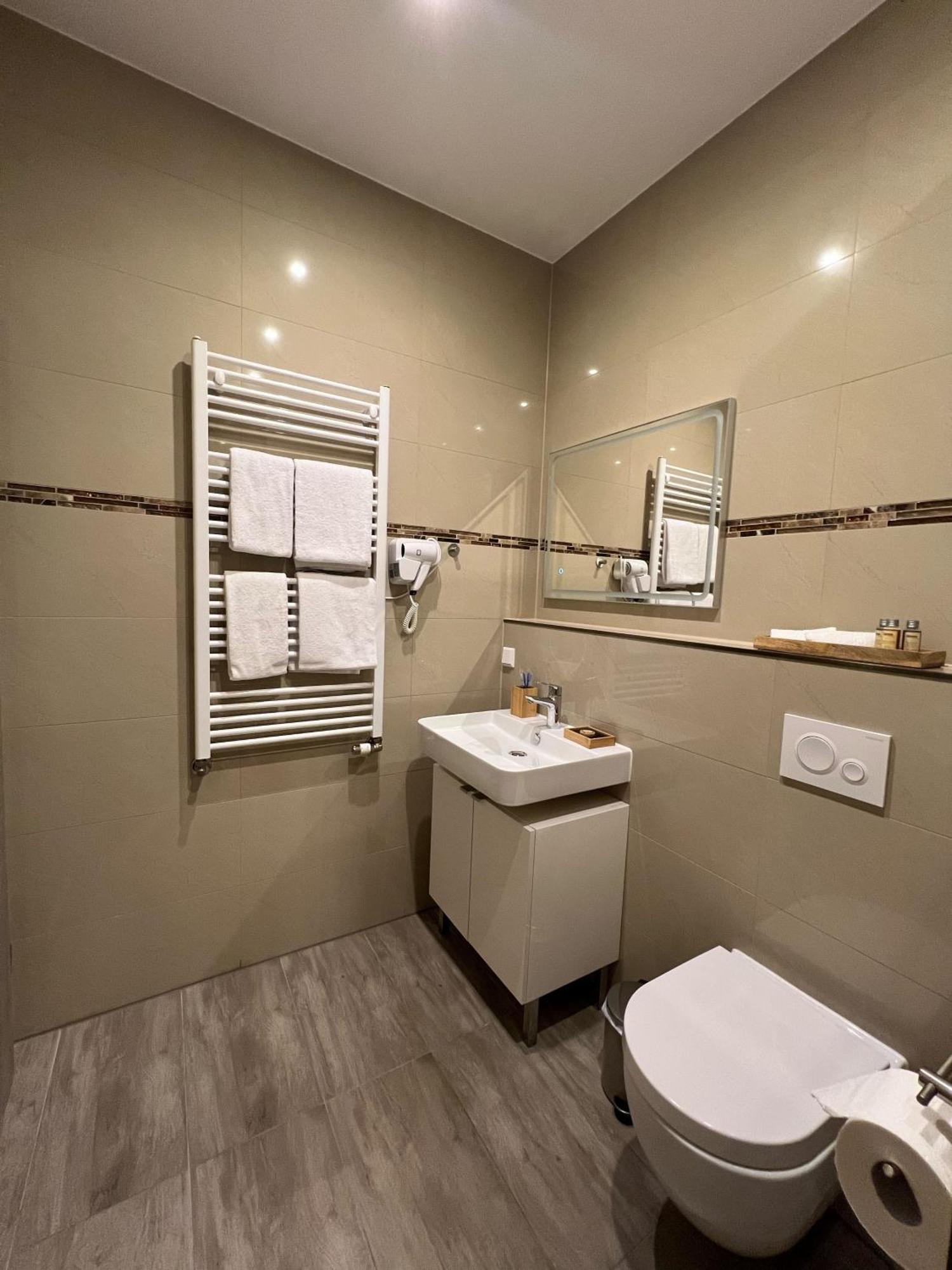 Hotel Residenz Luxury Apartments เมทซิงเงน ภายนอก รูปภาพ