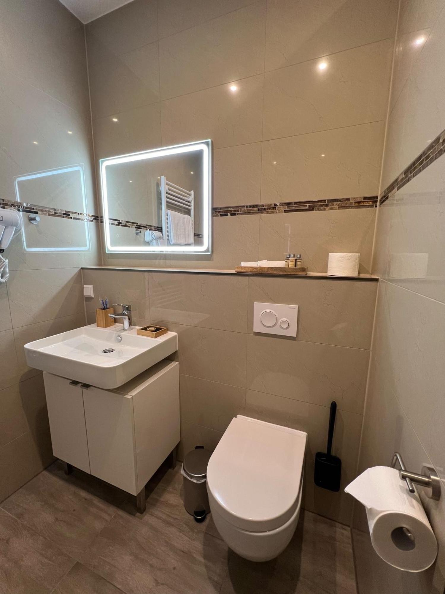 Hotel Residenz Luxury Apartments เมทซิงเงน ภายนอก รูปภาพ
