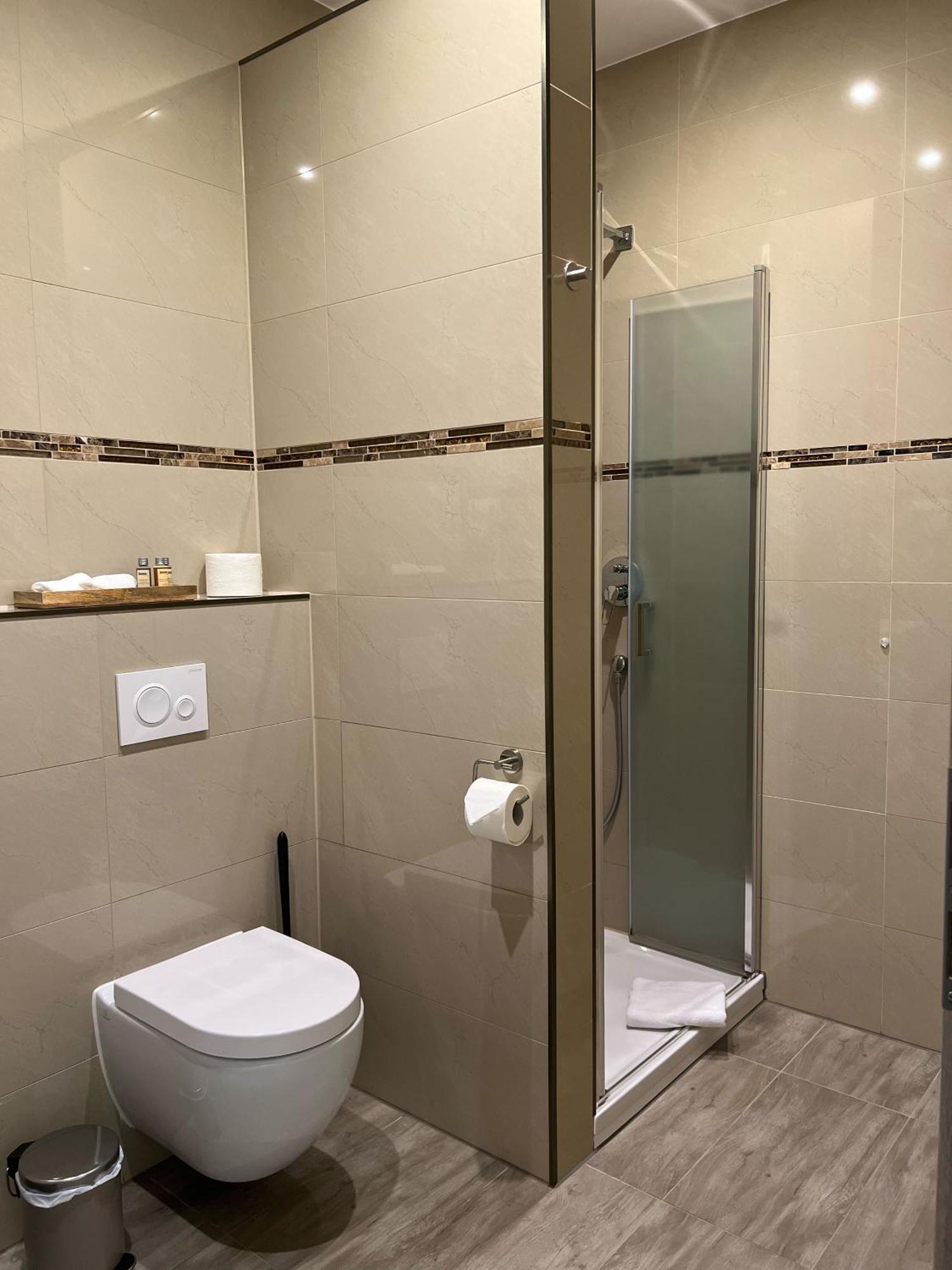 Hotel Residenz Luxury Apartments เมทซิงเงน ภายนอก รูปภาพ